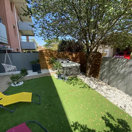 Apartament One-bedroom With Jacuzzi *