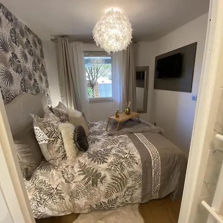 Apartament One-bedroom With Jacuzzi *